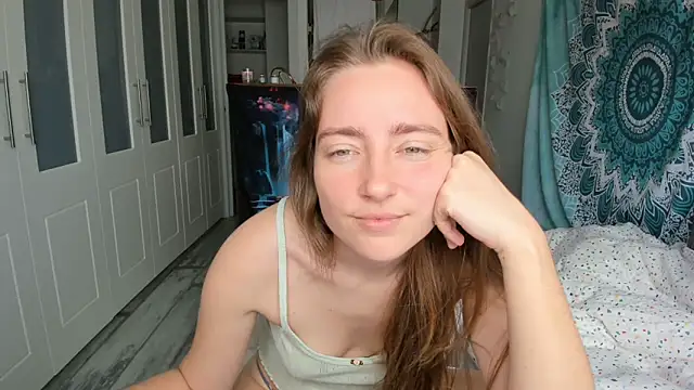 Snapshot of LiaSasha chatting on April 2026 11:47:01 AM LiaSasha online show from April 2026 11:47:01 AM