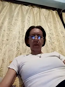 Tania9876 online show from June 2026 07:18:02 PM