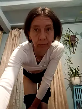 Tania9876 online show from June 2026 07:13:02 PM
