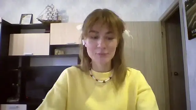 ElenoreHolguin online show from April 2026 09:16:01 AM