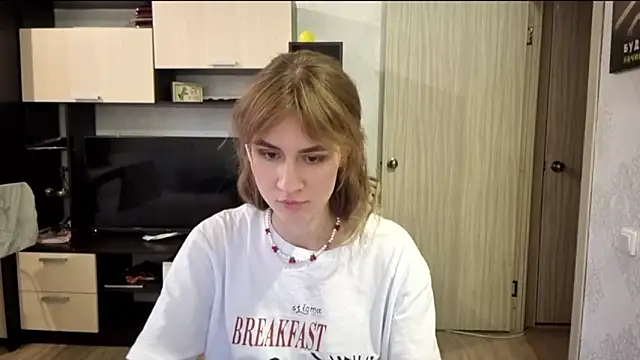 ElenoreHolguin online show from April 2026 03:40:02 PM