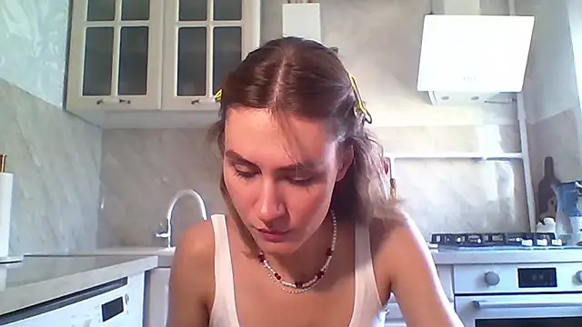 ElenoreHolguin online show from April 2026 09:15:02 AM