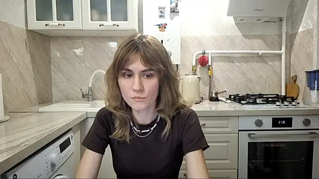 ElenoreHolguin online show from April 2026 06:36:01 PM