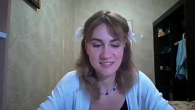 ElenoreHolguin online show from March 2026 05:37:01 PM