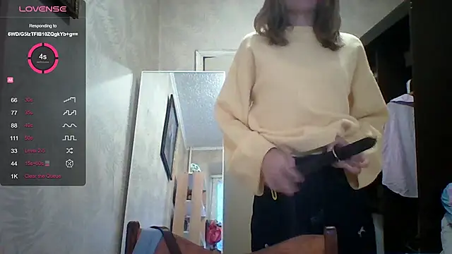 ElenoreHolguin online show from April 2026 03:24:02 PM