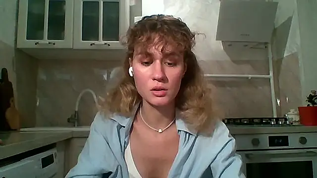 ElenoreHolguin online show from March 2026 06:13:02 PM