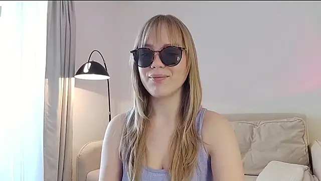 LittleForestELF2 online show from April 2026 01:37:02 PM