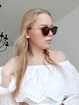 LittleForestELF2 online show from March 2026 03:39:01 AM