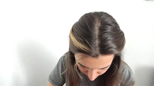 summmmersky1 online show from March 2026 09:35:01 AM