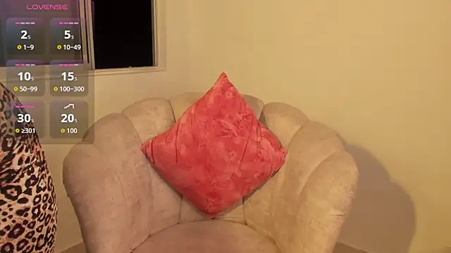 Aishs bigass online show from March 2026 06:46:01 AM