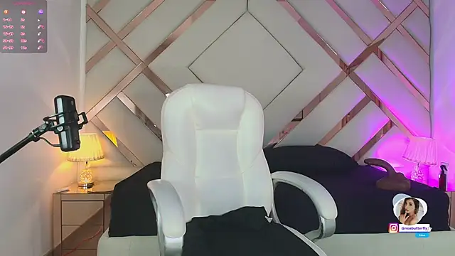 Snapshot of Noa_butterfly_ chatting on July 2026 11:44:02 AM Noa butterfly online show from July 2026 11:44:02 AM