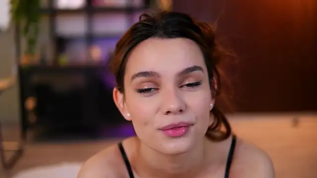 Lena Laurent online show from April 2026 09:44:02 AM