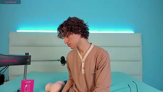 willturneer online show from May 2026 10:32:02 PM