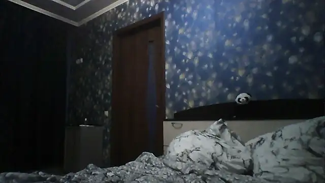 Alisa07qw online show from May 2026 04:04:02 PM