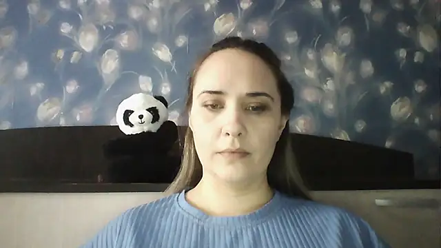 Alisa07qw online show from March 2026 07:17:01 AM