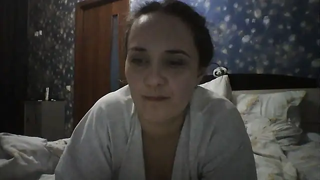 Alisa07qw online show from April 2026 02:21:02 PM