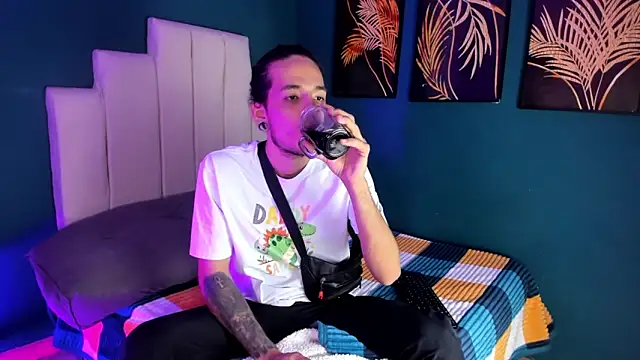 Skinny Mac online show from June 2026 01:44:02 PM