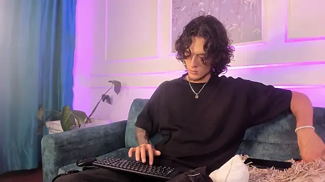 Skinny Mac online show from April 2026 01:05:02 PM