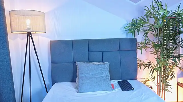 liorasterling online show from April 2026 07:31:01 PM