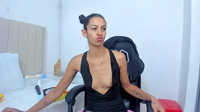 Abril Castroo online show from May 2026 12:11:01 PM