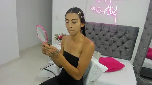 Abril Castroo online show from March 2026 12:19:01 PM