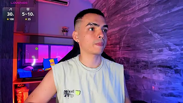 NicoKinggs  online show from April 2026 01:07:02 PM