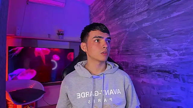 NicoKinggs  online show from April 2026 01:17:02 PM