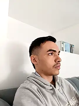 NicoKinggs  online show from March 2026 12:17:01 PM