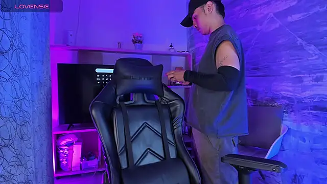 NicoKinggs  online show from April 2026 01:45:01 PM