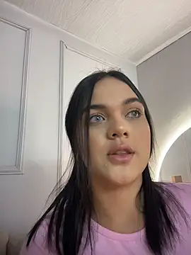 Bella-Ferrer online show from April 2026 06:08:02 PM