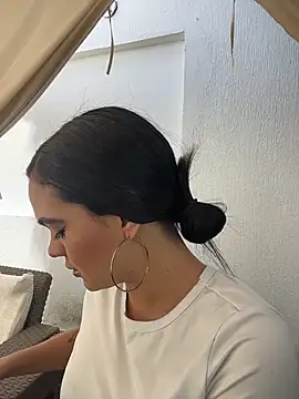 Bella-Ferrer online show from July 2026 04:04:01 PM