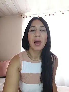 Camillemonroe  online show from May 2026 12:36:02 PM