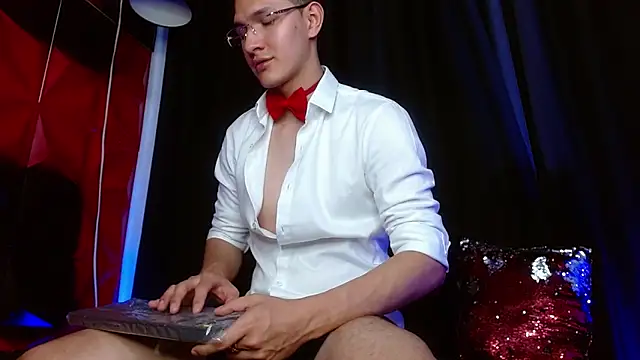 MilanDavid1 online show from April 2026 07:07:02 PM