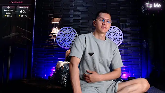 MilanDavid1 online show from April 2026 04:22:02 PM