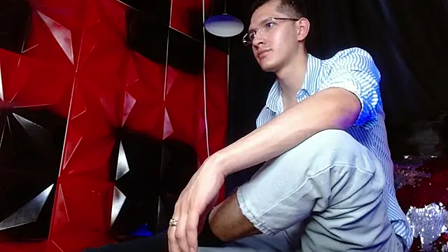 MilanDavid1 online show from April 2026 09:39:33 PM