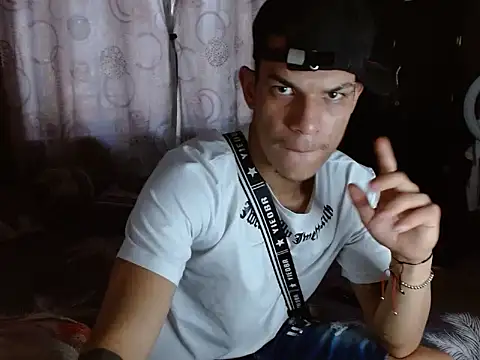 Snapshot of ethanchamo chatting on March 2026 06:12:02 PM ethanchamo online show from March 2026 06:12:02 PM