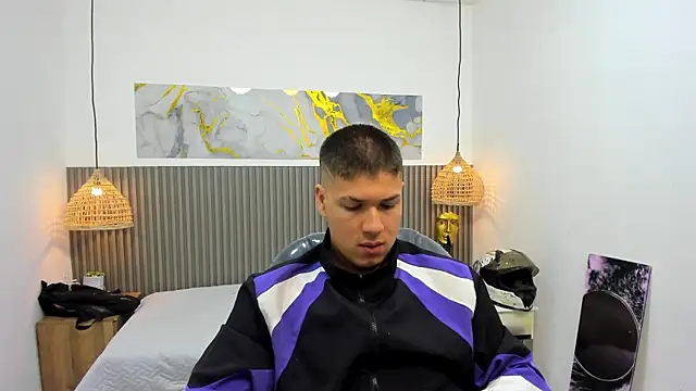 AlessandroFranco online show from June 2026 01:23:01 PM