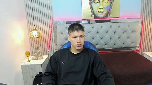 AlessandroFranco online show from April 2026 01:42:02 PM