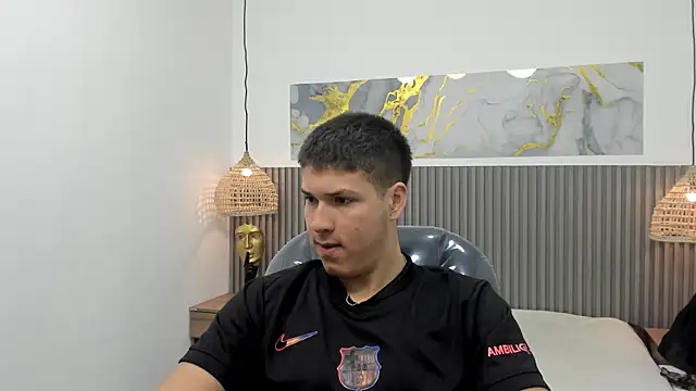 AlessandroFranco online show from April 2026 01:01:02 PM