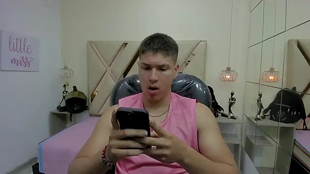 AlessandroFranco online show from May 2026 01:42:01 PM