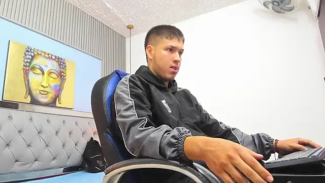AlessandroFranco online show from June 2026 01:43:02 PM
