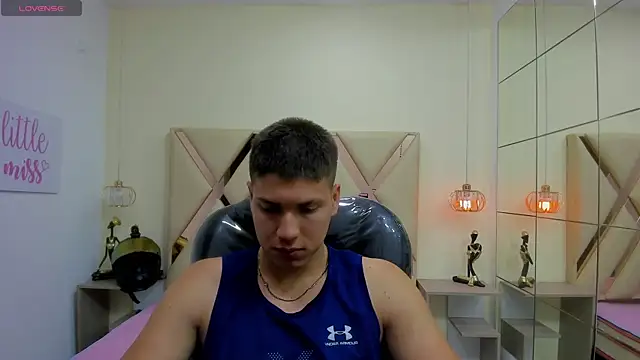 AlessandroFranco online show from May 2026 01:21:02 PM