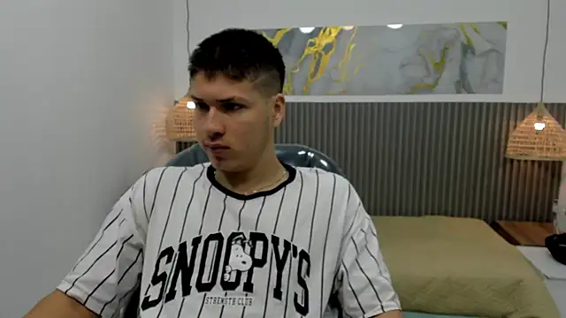 AlessandroFranco online show from April 2026 01:45:02 PM