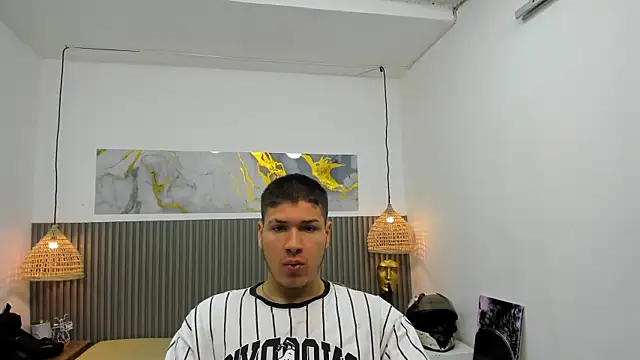 AlessandroFranco online show from June 2026 01:28:01 PM