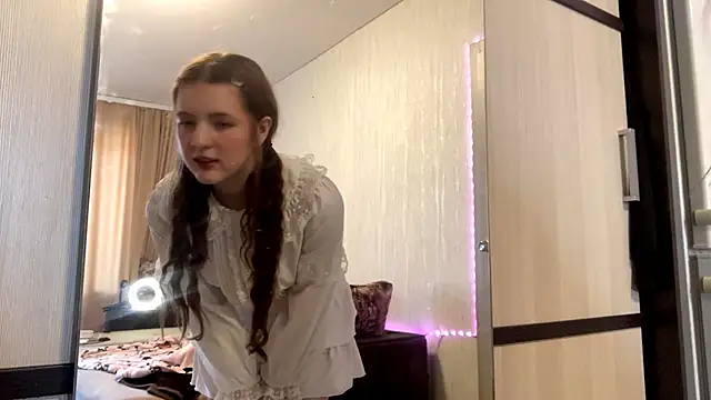 LynHaller online show from March 2026 06:50:01 AM