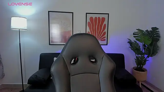 Snapshot of nova_silk chatting on May 2026 01:57:16 AM nova silk online show from May 2026 01:57:16 AM