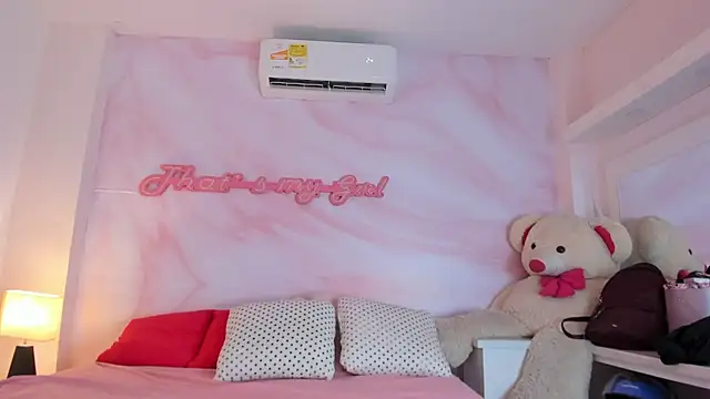 Adalyn Cute online show from May 2026 11:35:01 AM