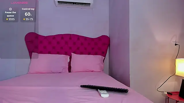 Adalyn Cute online show from July 2026 11:45:02 AM