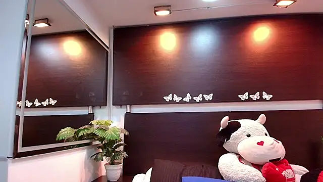 Gabriela meow online show from May 2026 12:37:02 PM