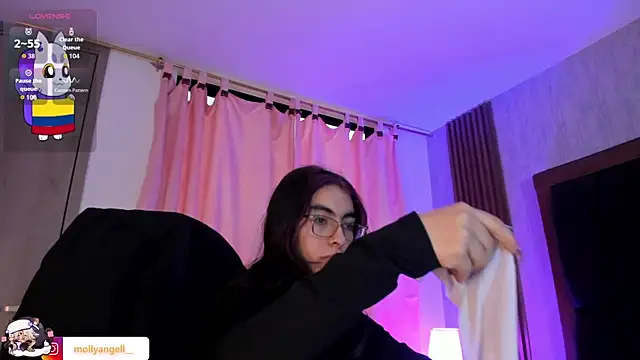 Molly A online show from June 2026 02:45:02 PM